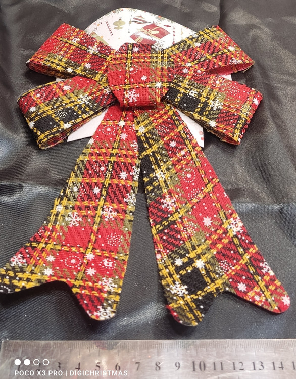 پاپیون بزرگ برای وسط درخت