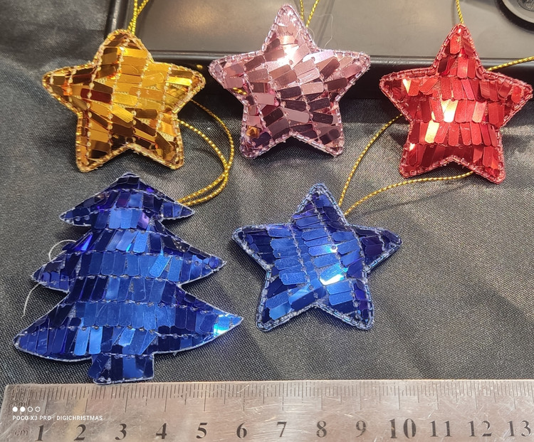 آویز اشکال مختلف براق درخت کریستمس Shiny Ornaments in Various Shapes