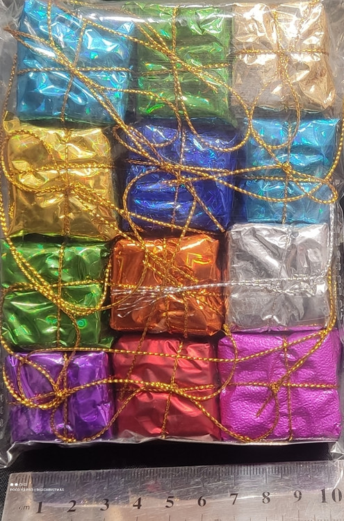 آویز جعبه کادویی رنگی ۱۲ عددی Gift Box Ornament